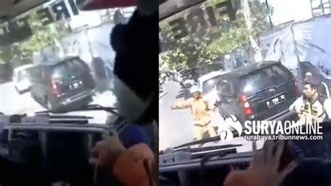 4 Fakta Video Petugas Pmk Surabaya Kesal Terhambat Mobil Yang Parkir