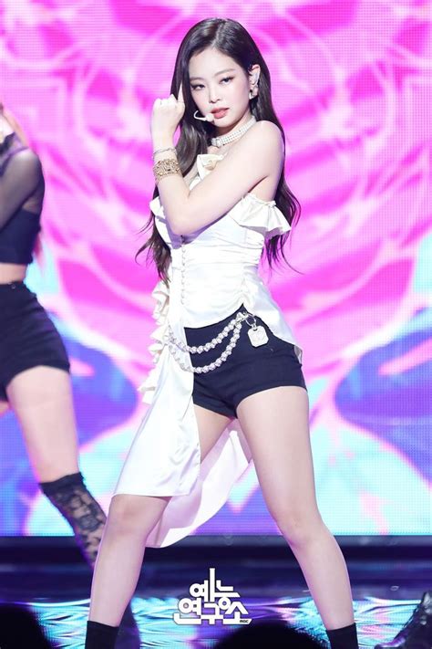 Stay healthy and strong loveee! Jennie Kim Blackpink Cute Images | Blackpink Jennie Wallpaper
