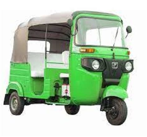 Green Color Four Seater Three Wheeler Auto Rickshaw For Transportation