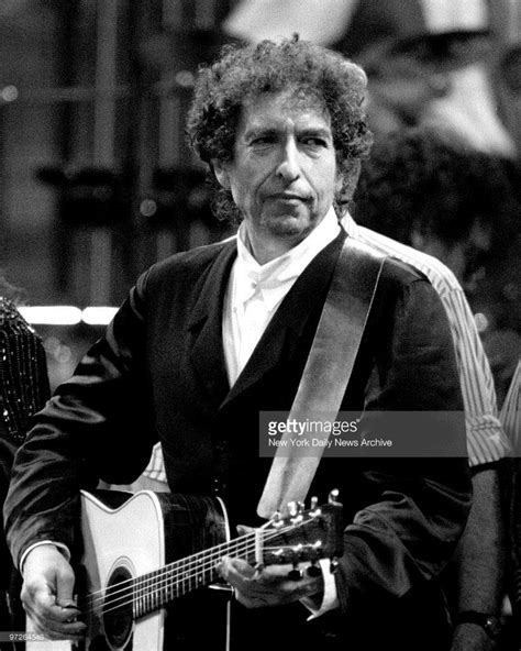 Bob Dylan Robert Allen Minnesota Blowin In The Wind Nobel Prize Winners Popular Music