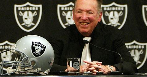 Raiders Owner Al Davis Dead At 82 Cbs News