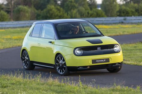 The All Electric Honda E Looks Absolutely Cute In Green Auto News