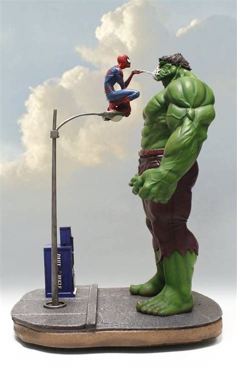 Homem Aranha vs Hulk 1/5 scale Custom Diorama/Statue - Apenas 50