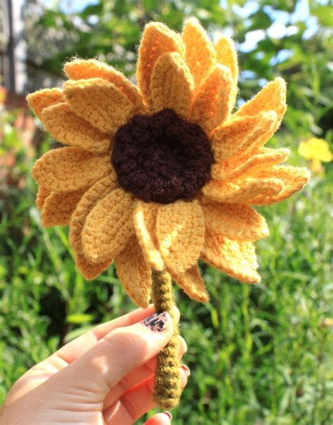 Splendid Crochet Sunflower Pattern