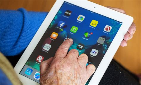 Why Elderly Tablet Users Are 200 More Likely To Injure Themselves Ibeani
