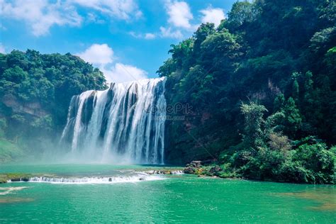 The Huangguoshu Waterfall In Guizhou Has Beautiful Scenery Picture And
