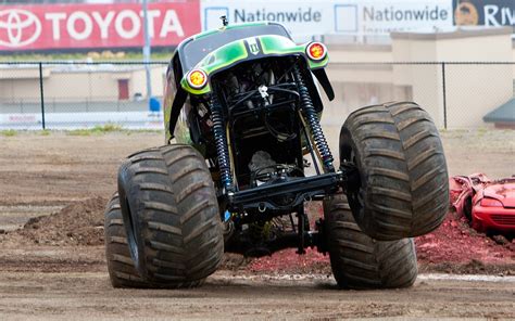 Here Are 9 Reasons Why Grave Digger Is The Og Monster Truck Auto Best
