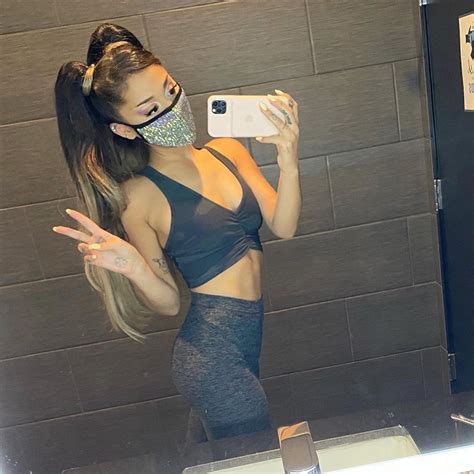 Ariana Grande Sexy Intergalactic Princess On 2020 Mtv Video Music