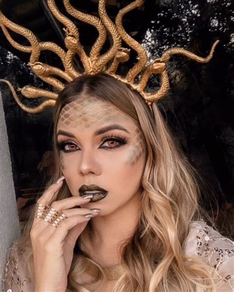 Pin By Αℓєиα On Ηαℓℓσωɛɛи Halloween Makeup Looks Medusa Halloween Halloween Costumes Makeup