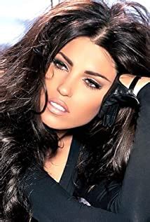 She has a spanish father and a dutch mother. YOLANTHE CABAU VAN KASBERGEN UIT FILM