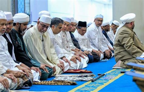 Memberi Salam Dalam Solat Tepung Pelita