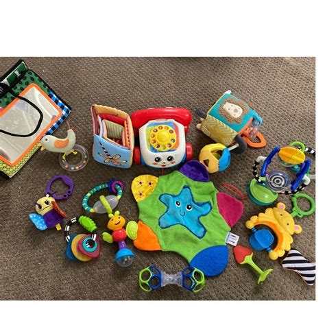 Se produkter som liknar Stort leksakspaket på Tradera 602043821