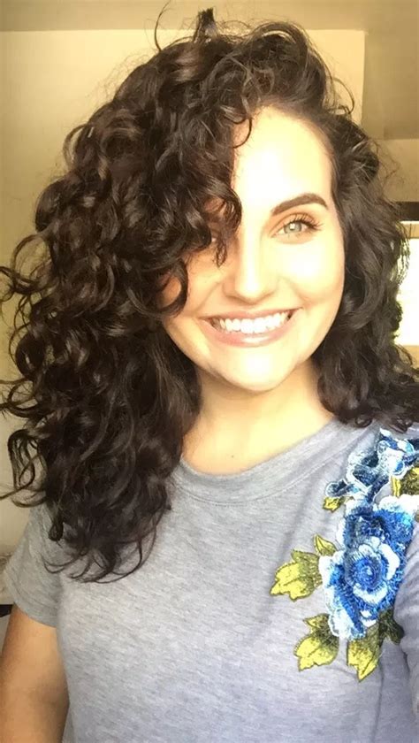 Transform Your Curls With This Easy And Inexpensive Curly Hair Routine Hair Routines Curly