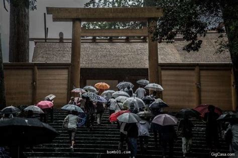 他特別選擇在雨季時拍攝日本的風景照，結果出來的作品讓大家都直呼 從來沒看過這樣的日本 ！ Coco01 Rainy Season
