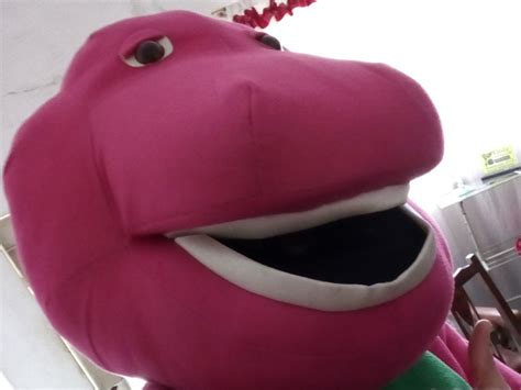 Barney Está De Vuelta Así Luce El Dinosaurio Morado En Su Regreso A La Tv