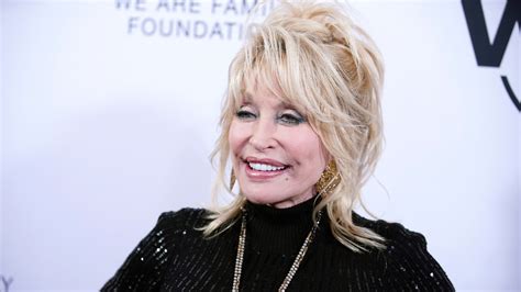 Heres Why Dolly Parton Never Wears Real Jewelry Womans World