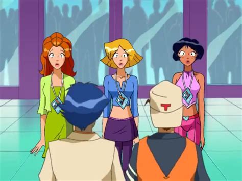Pin By 𝐦𝐚𝐫𝐢𝐞𝐥𝐥𝐞 On Totally Spies Fashion Animated Cartoons Totally Spies Cartoon
