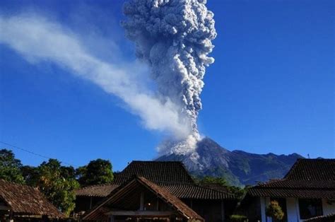 gunung merapi erupsi ini 8 hal yang harus kita lakukan agartetap aman saat terjadi bencana