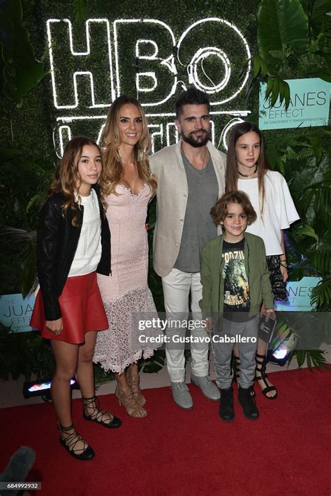 Juanes And His Wife Karen Martinez Pose With Their Children At The