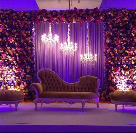 Ways To Decorate Your Wedding Venue With Flowers Damas Flowers The