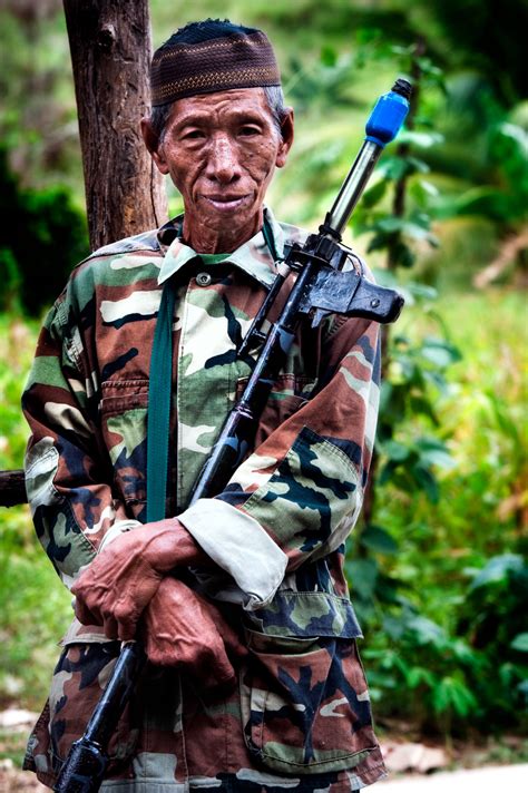 Mindanaorebels022 Insurgency Milf Rebels Mindanao On The Knifes