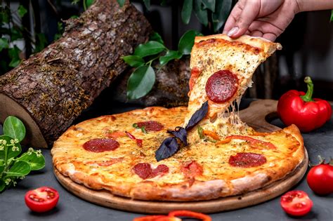 Pizza 4k Ultra Hd Wallpaper Hintergrund 5000x3333 Id1083453