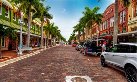 Beautiful Street In Florida Usa Real Estate Agent Blog