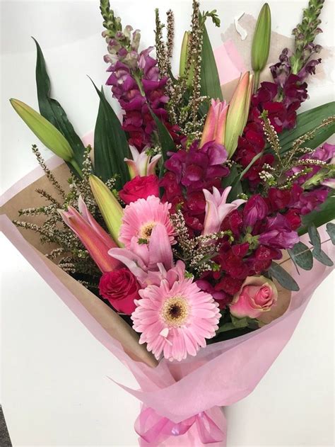 Very long stems will look higher end. Celebrate with #pink #flowers! Pink flower bouquet are ...