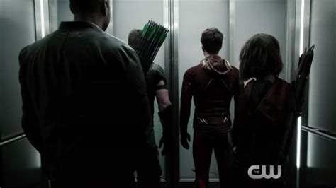 The Flash Screencaps From The Extended 2015 Flasharrow Crossover