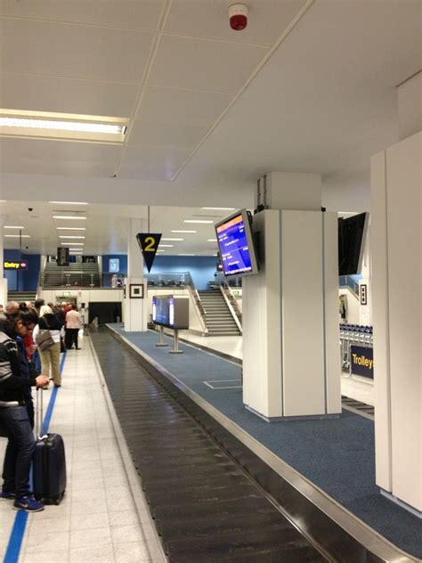 Man Manchester Manchester Airport Flight Arrivals And Flight Departures