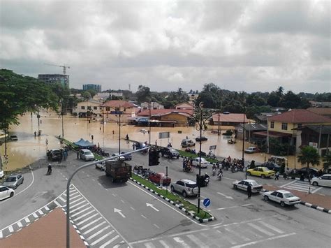 Malaysia flag illustration, malaysian cuisine flag of malaysia fingerprint, pride, blue, flag png. PHOTOS 14 Things To Know About The Worst Floods To Hit ...