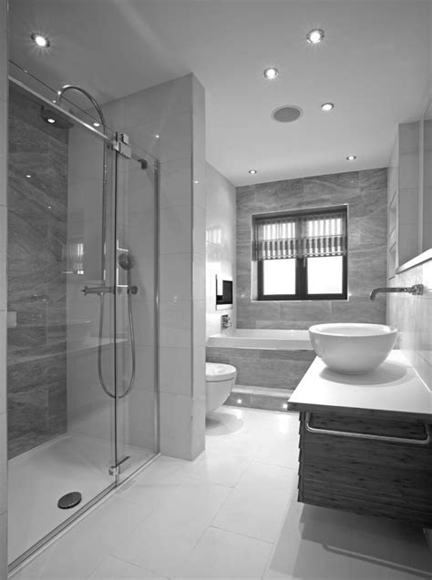 Four Piece Bathroom With Gray Marbled Tile Luxurybathroomrenovationssydney Modern Bathroom