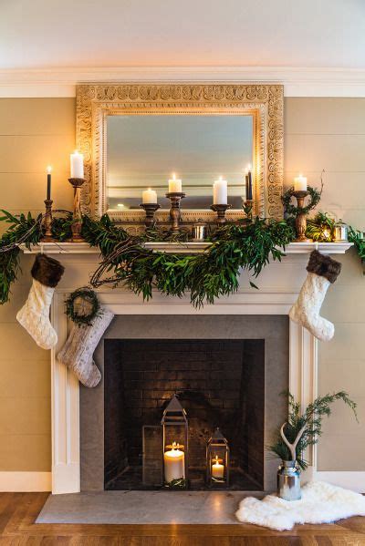 20 Fireplace Mantel Christmas Decorating Ideas