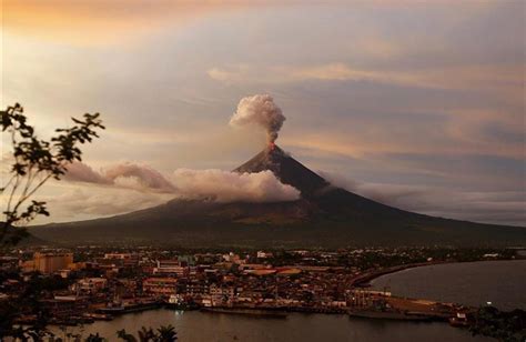 The Mayon Volcano In Albay Province Philippines Image By Bullit