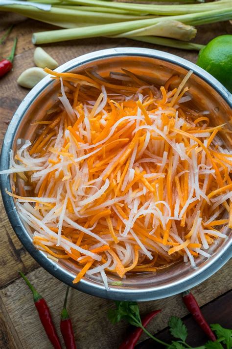 Vietnamese Pickled Carrots And Daikon Radish Radish Recipes Slaw