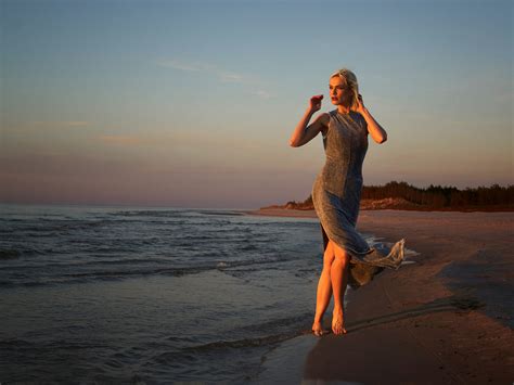 Download Wallpaper Sand Sea Beach The Sky The Sun Pose Model Portrait Barefoot Makeup