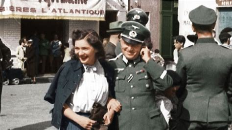 프랑스 여성과 독일군 Ww2 French Woman And German Military Soldiers