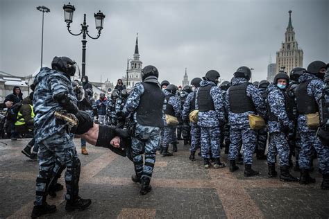 Navalny Protests In Russia Face Heavy Policing The New York Times