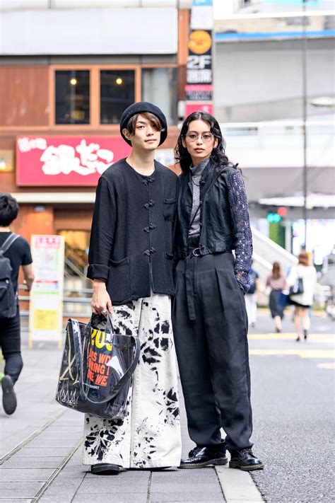the best street style at tokyo fashion week spring 2022 vogue denim street style tokyo street