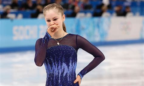 South Korean Ice Skater Yuna Kim Takes Lead After Russian