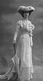 1905 Baroness Olga de Meyer (in white with parasol) by Adolf de Meyer ...