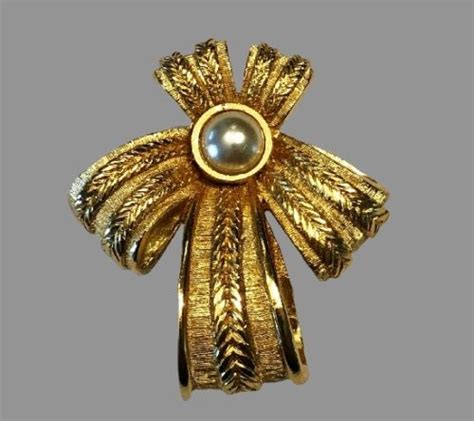 Bow Brooch Gold Tone Textured Metal Pearl Kaleidoscope Effect