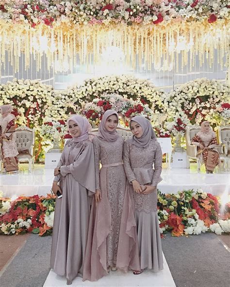 Dress Gaun Bridesmaids Hijab On Instagram “inspiration From Ditzwis” Gaun Pengiring