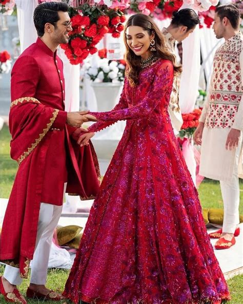 Indian Bride And Groom Wedding Outfit Color Combination K4 Fashion