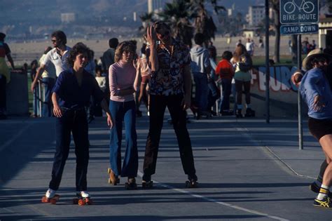 The S Roller Skaters Of Venice Beach Through Stunning Old Photographs Rare Historical Photos