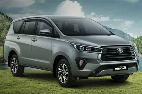 Toyota Innova Crysta Facelift Launched At 16 26 Lakh All Details Here