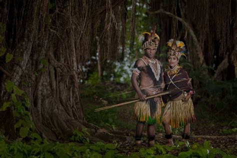 Mengenal Pakaian Adat Papua Yang Tak Hanya Koteka