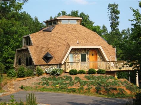 5 Great Reasons To Build A Geodesic Dome Home