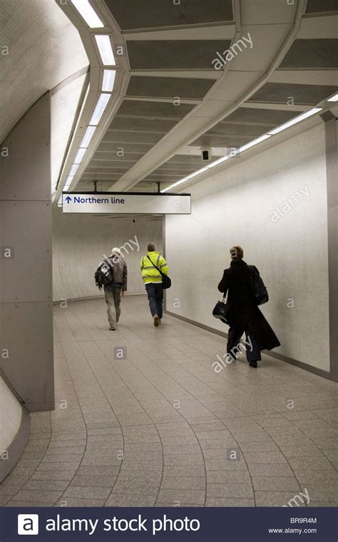 People Walking Through Tunnel Towards Northern Line Stock Photo Alamy