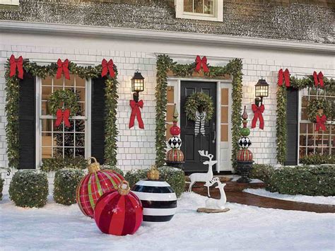 Attractive Front Porch Christmas Decoration Ideas